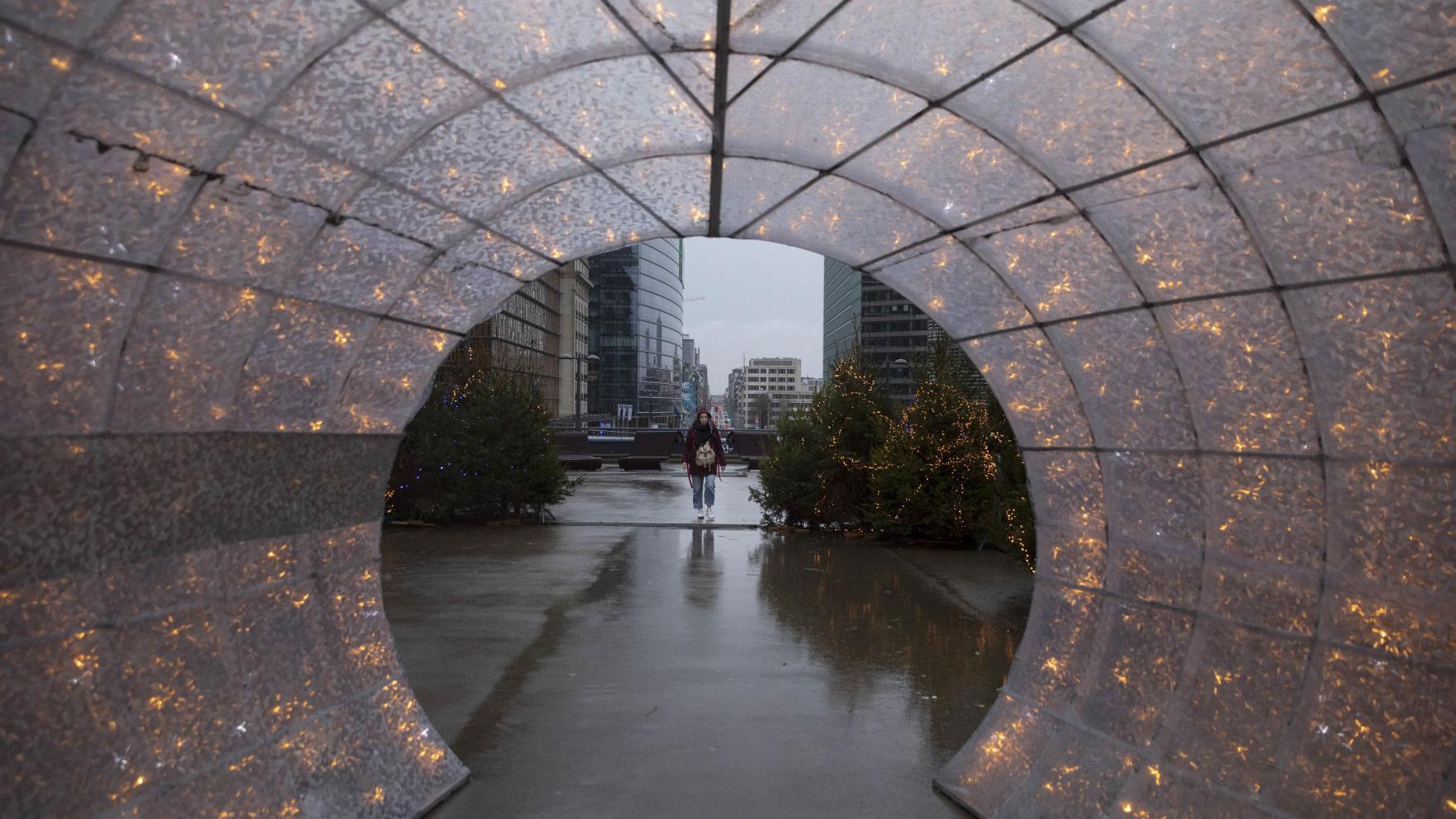 Edging into Christmas Eve, EU and UK near Brexit trade deal